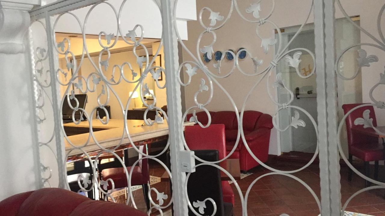 Hotel Caracciolo Рим Екстериор снимка