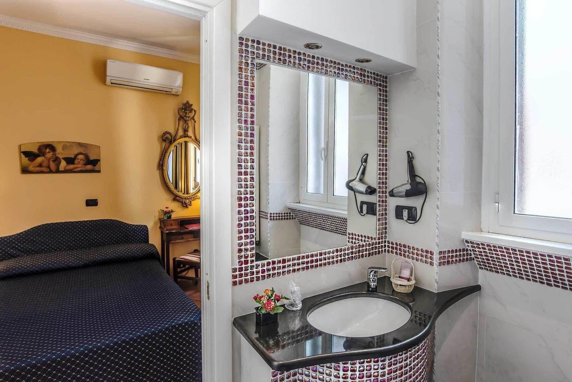 Hotel Caracciolo Рим Екстериор снимка