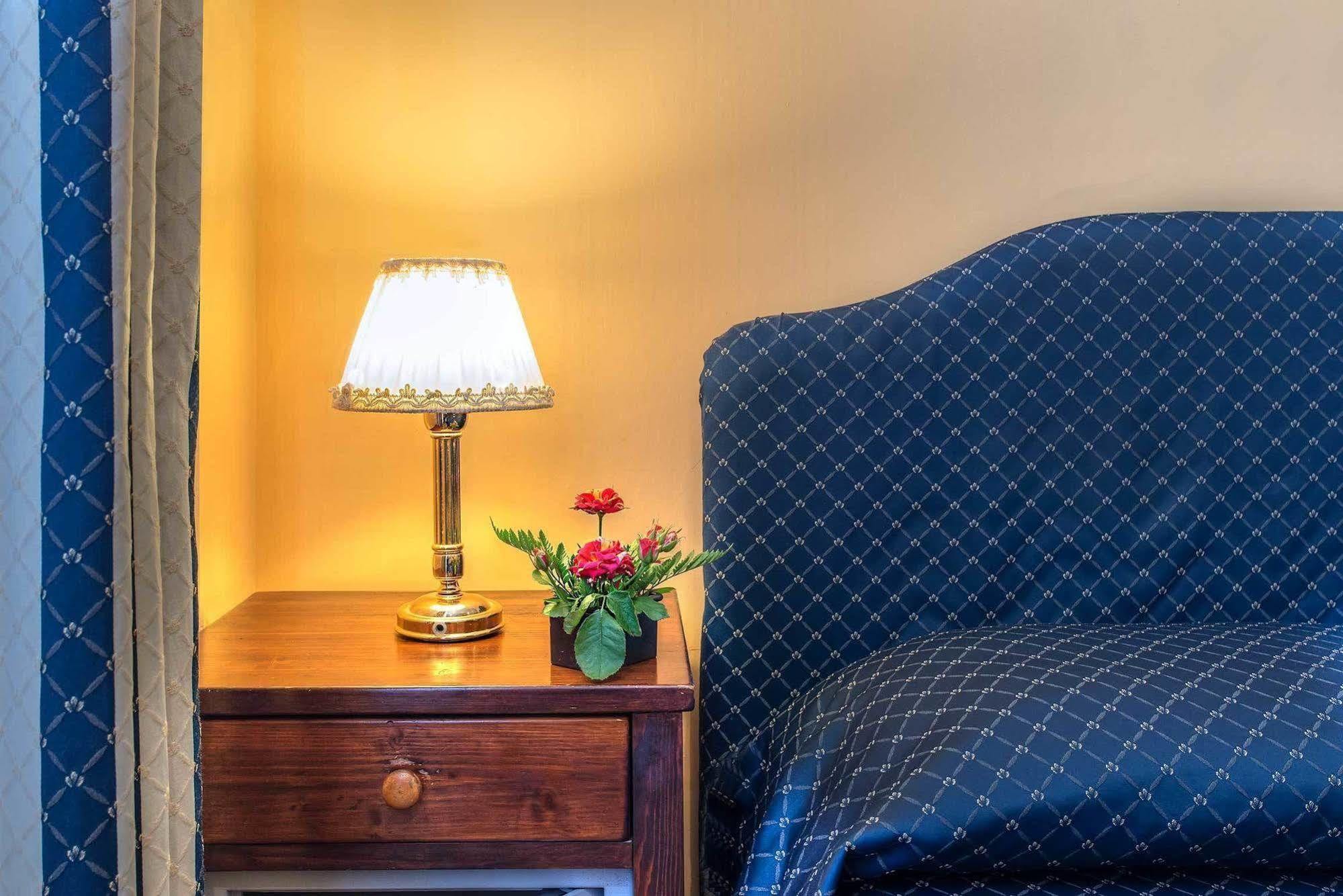 Hotel Caracciolo Рим Екстериор снимка
